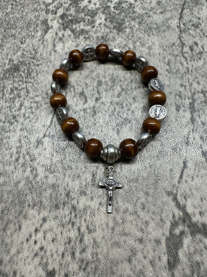 Pulsera Rosario Elástica San Benito Grano de Madera 8 mm